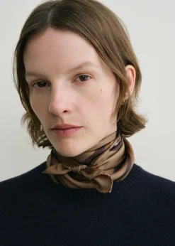 Clasp belt silk scarf biscuit