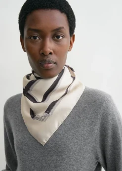 Clasp belt silk scarf snow