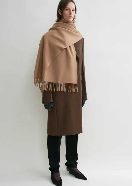 Classic wool scarf camel
