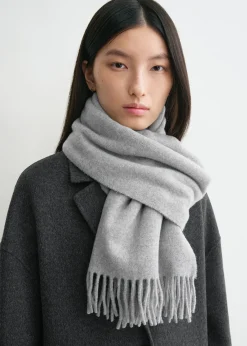 Classic wool scarf light grey mélange