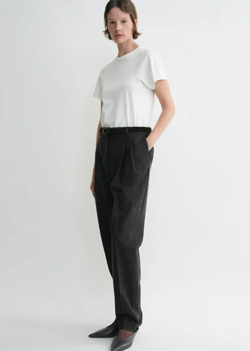 Curved seam tee off-white