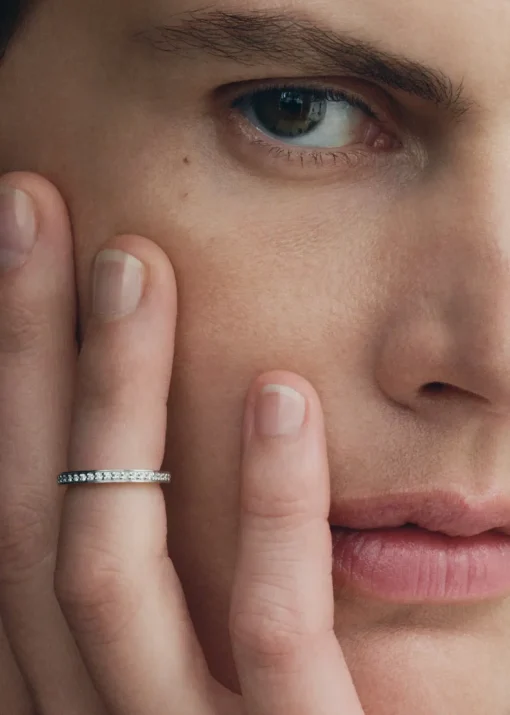 Eternity diamond midi ring 18kt white gold