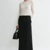 Low-waist straight skirt black
