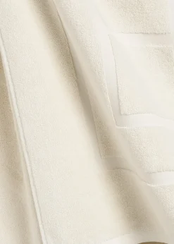 Monogram jacquard towel off white