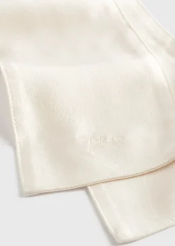 Satin tuxedo scarf macadamia