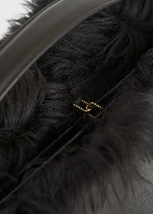 Shearling bag bark