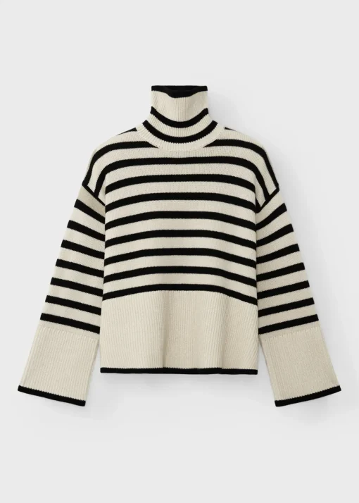 Signature stripe turtleneck light sand