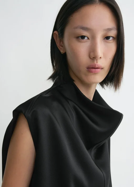 Sleeveless funnel-neck top black