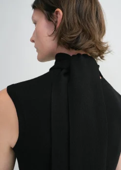 Sleeveless scarf knit black