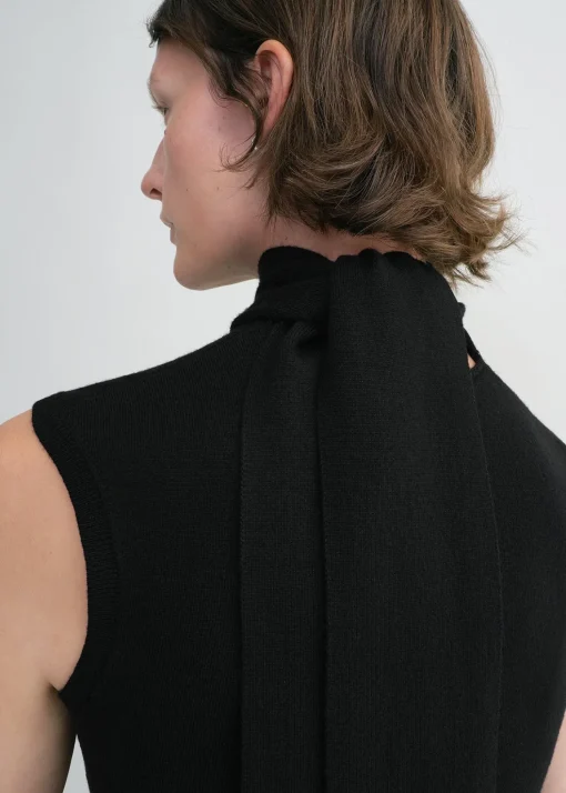 Sleeveless scarf knit black