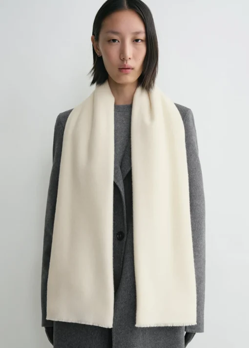 Wide classic wool scarf ivory